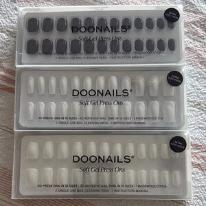 Viral DOONAILS Soft Gel Press-On Nail Set - Blue & White Bunde